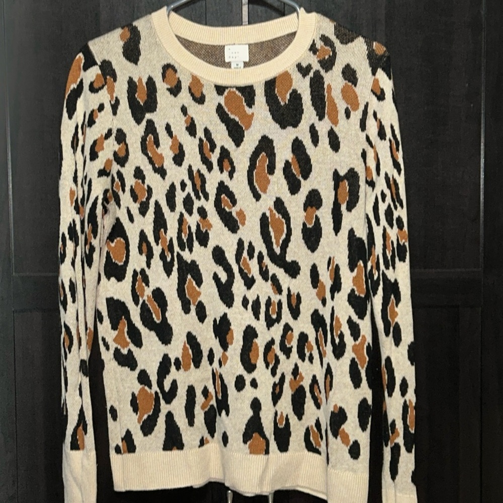 Women’s Leopard Print Sweater, Size M